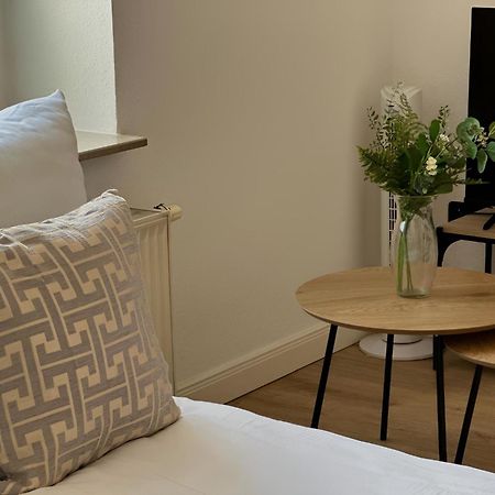 Raha Apartments - Modernes Studio-Apartment - Hbf - Gratis Parkplatz Erfurt Luaran gambar