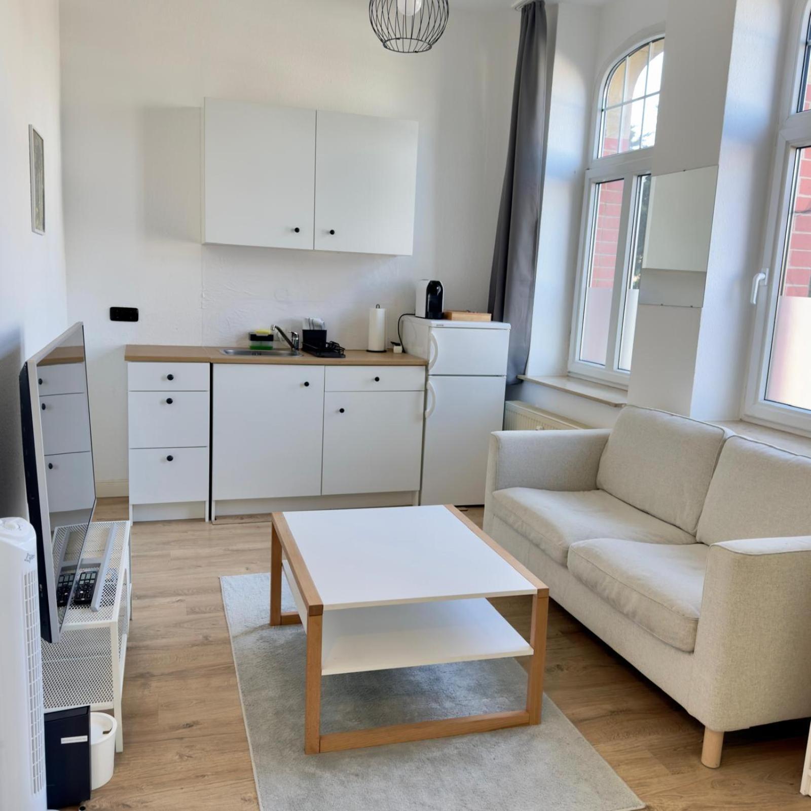 Raha Apartments - Modernes Studio-Apartment - Hbf - Gratis Parkplatz Erfurt Luaran gambar